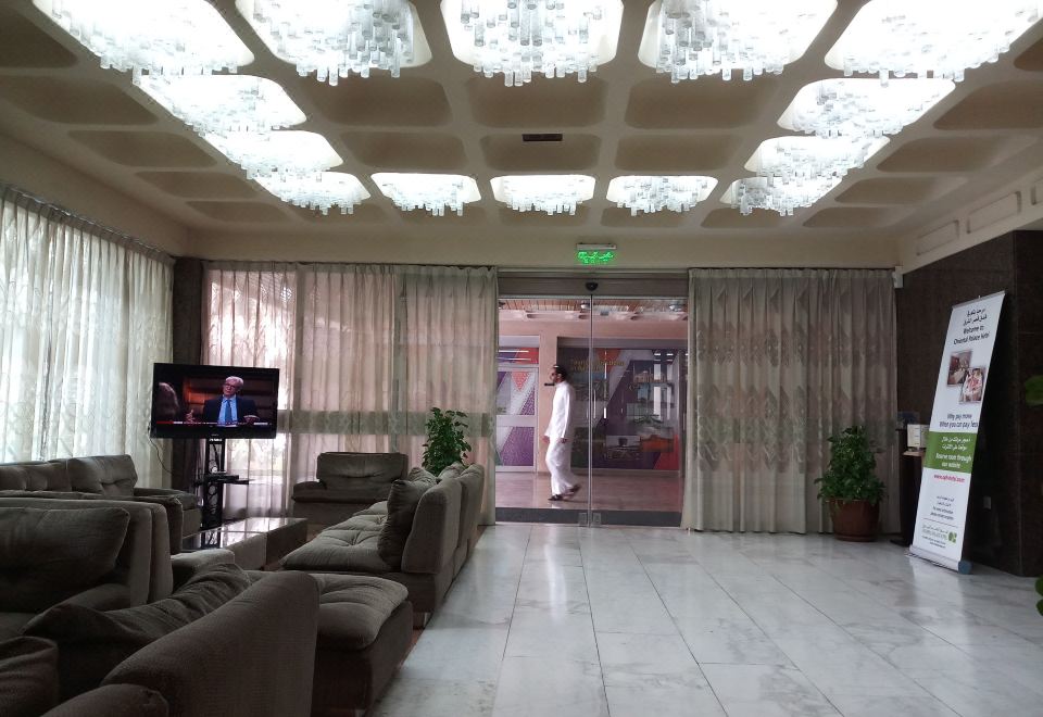 2. 오리엔탈 팰리스..