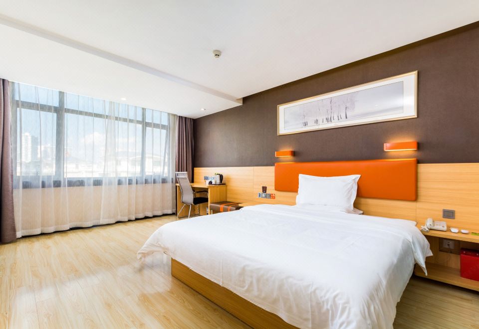 7 Days Premium (Sanyawan Haiyue Square Waimao Road Food Street)(7天优品酒店