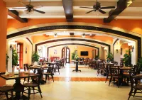 Yunding Castle Hotel (Yingyang Aolunda Tribe) Hotels in Xingyang
