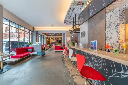 Ibis Hotel Отели в г. Кандин