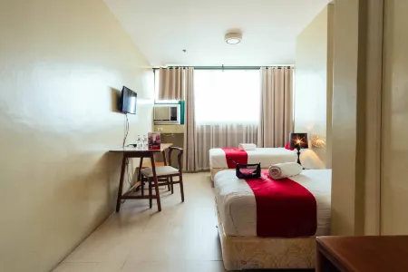 RedDoorz near Osmena Highway 1 Отели рядом с достопримечательностью «The Linear Makati Tower 2»