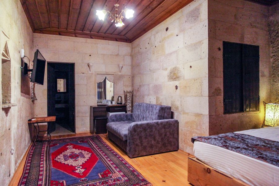 Roma Cave Suite