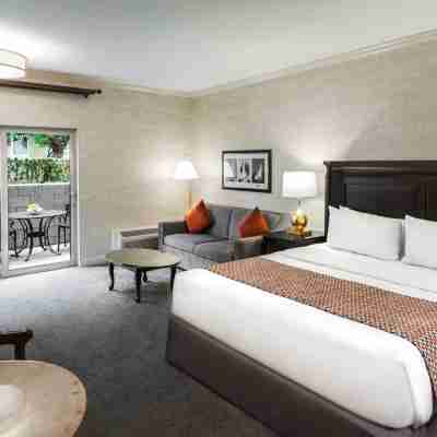 Ayres Hotel Costa Mesa Newport Beach Rooms