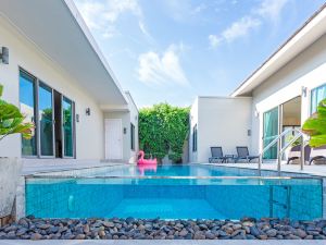 Yipmunta pool villa phuket