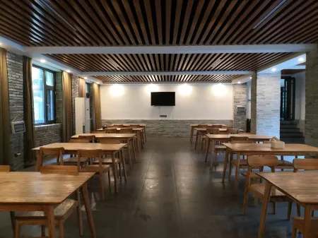 Jinjiawan Guesthouse Отели в г. Ифэн