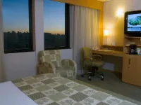 Holiday Inn SAO PAULO PARQUE ANHEMBI by IHG Отели рядом с достопримечательностью «Сантана»