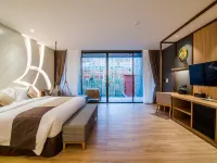 The Yana Villas Hua Hin Отели рядом с достопримечательностью «Статуя Будды»