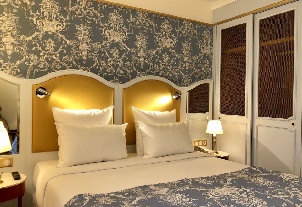 호텔 메이 페어의 조식 서비스 이미지