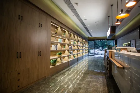 Superior Hotel (Fuzhou Red Star Macalline, Nanchang University) Отели рядом с достопримечательностью «Fuzhou Normal College for Childhood Education»