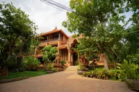 Phor Liang Meun Terracotta Arts Hotels in Chiang Mai