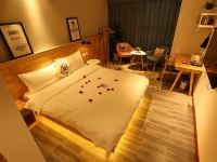 木木酒店(重庆巴南万达海洋公园店) - 温馨大床房