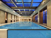 上海新桥绿地铂骊酒店 - 室内游泳池