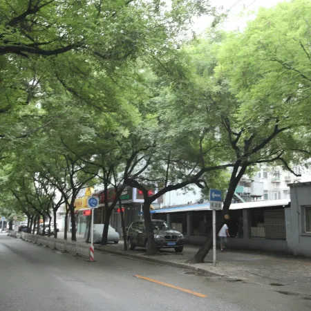 Liru Tujia Hostel Отели рядом с достопримечательностью «Станция метро Fuxingmen»