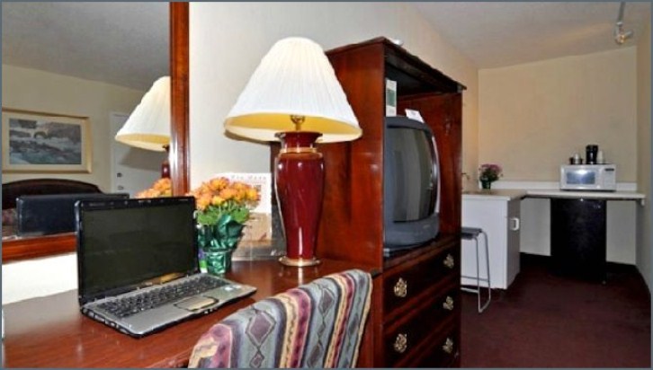 Presidio Parkway Inn