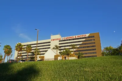 La Crystal Hotel Hotels in Compton
