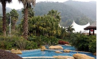 Panlong Canyon Holiday Hotel