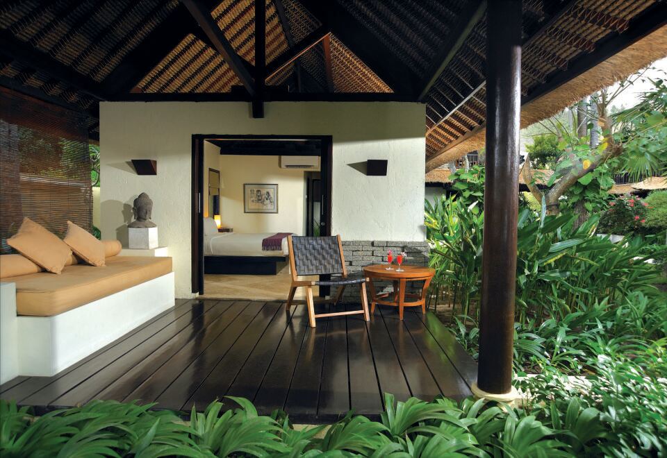 1. 쿤시 빌라스 호..