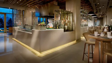 Kempinski Hotel Yinchuan Отели рядом с достопримечательностью «Chengtian Temple Pagoda»