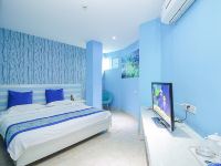 V8主题酒店(海口动车东站店) - 蓝色海洋主题大床房