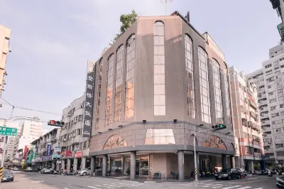 Waughden Business Hotel Hotel di Yi-Chung Bazaar