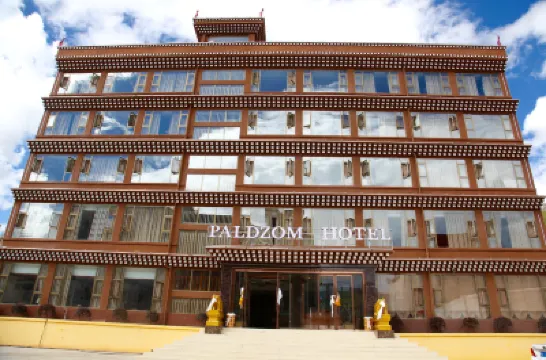 阿壩聚德大酒店 鄰近覺囊賽格寺的酒店