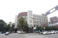 Great River Hill Hotel (Chengdu City Park)