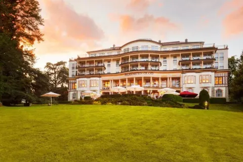 Falkenstein Grand, Autograph Collection