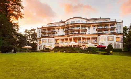 Falkenstein Grand, Autograph Collection