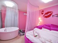 昆明绿萝主题酒店 - 粉色系情调主题圆床房