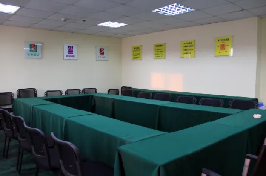 Homeinn Hotel (Laiyang High-Speed Railway Bus Station Fushui North Road)