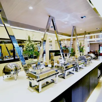 Centric Place Hotel Отели рядом с достопримечательностью «Ратчада Сой 6»