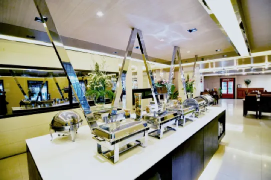 Centric Place Hotel Отели рядом с достопримечательностью «Сэнсэп»