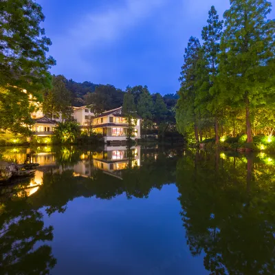 Hangzhou Hua Jia Shan Resort Hotels near Huiyin Gaoli Temple