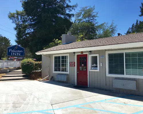 Pelican Inn Monterey モントレーのホテル