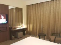 Louis Tavern Hotel Hotels near Thailand Post