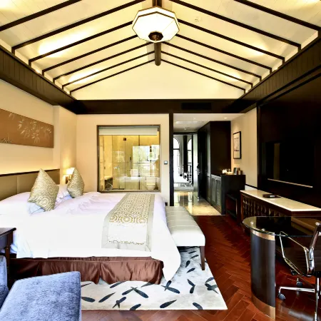 Chishui Yangtze Peninsula Hotel