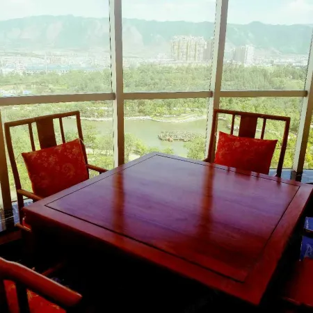 Xuanwei Meihuan Hotel