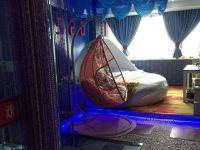 艾美情侣主题酒店(蚌埠凤阳路火车站店) - 比翼双飞系360度电动圆床房