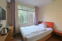 Nanbu County Dongfanghong Business Hotel