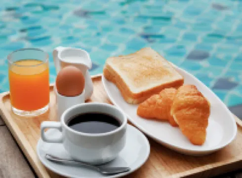 อควา รีสอร์ท ภูเก็ต - ใกล้ชายหาดและท่าเรือฉลอง