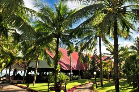 Four Oceans Beach Resort - Bon Bien Mui Ne Отели рядом с достопримечательностью «RD Wine Castle»