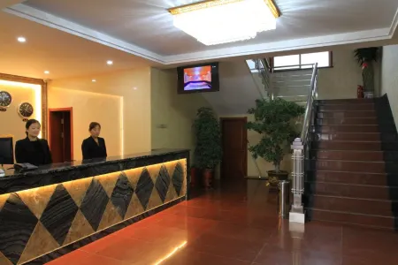 Yongji Yellow River Hotel Отели рядом с достопримечательностью «Wulaofeng Peak»