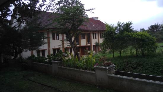 the white house villa puncak