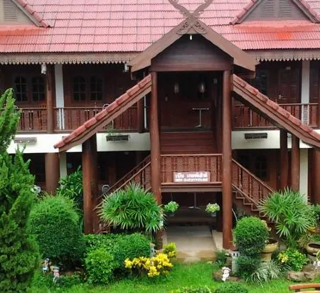 Ben Guesthouse Отели рядом с достопримечательностью «Музей Уб Кхам»