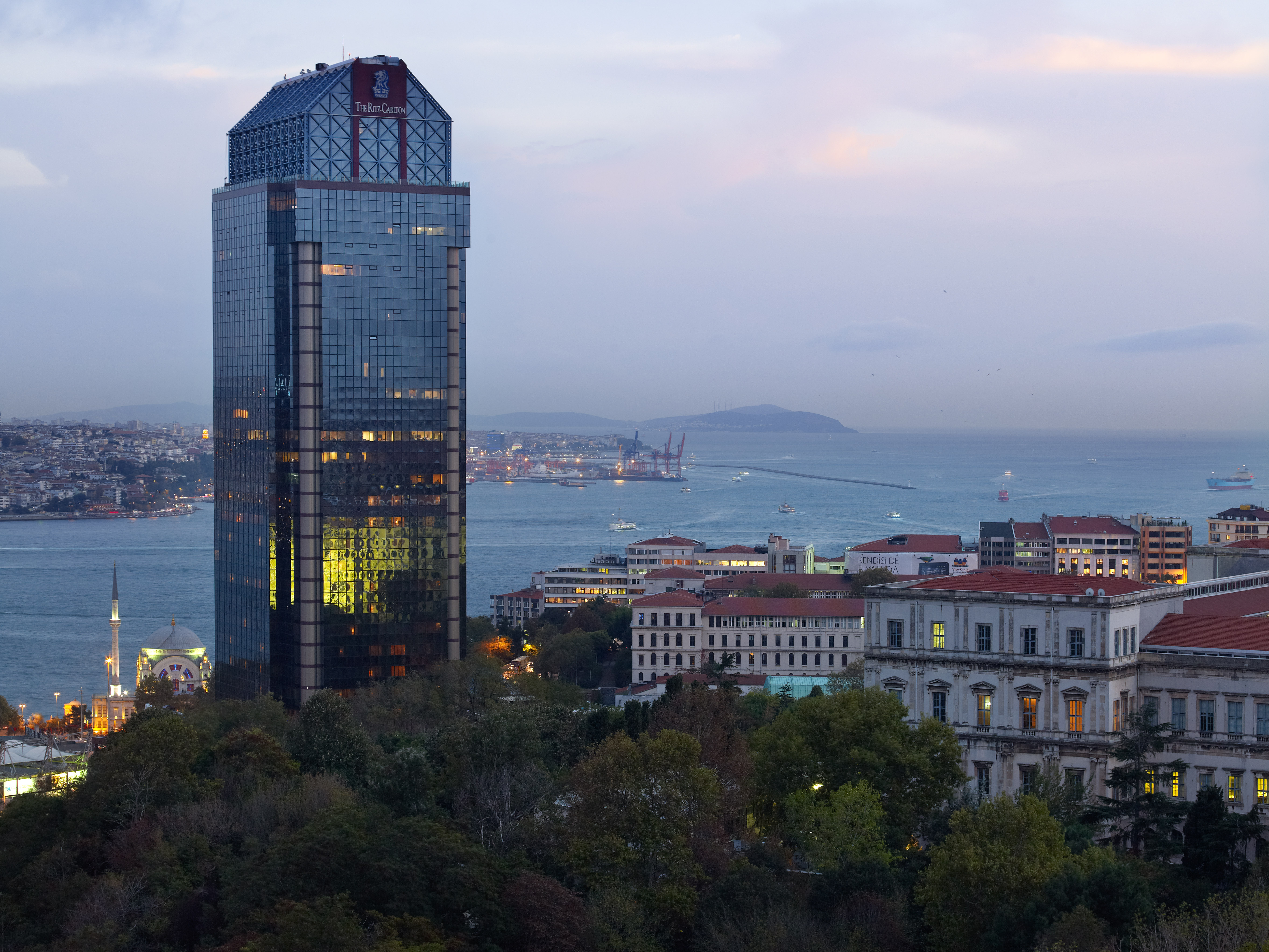 The Ritz-Carlton, Istanbul (The Ritz-Carlton, Istanbul at The Bosphorus)