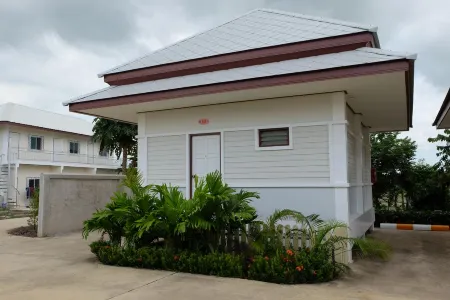 Bualuang Boutique Resort Отели в г. Phak Hai