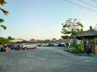 Ramada Encore by Wyndham Seminyak Bali - Park Yeri