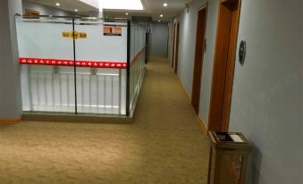 Xiongfu Business Hotel (Yulin Yufu Road Store)