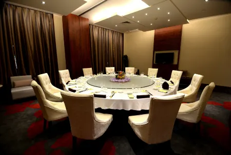 Jining INZONE GARLAND SELECTION Hotel (Nanchi Park Railway Station) Отели рядом с достопримечательностью «Jining Indoor Stadium»