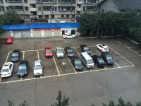 Huangting Holiday Hotel - parking
